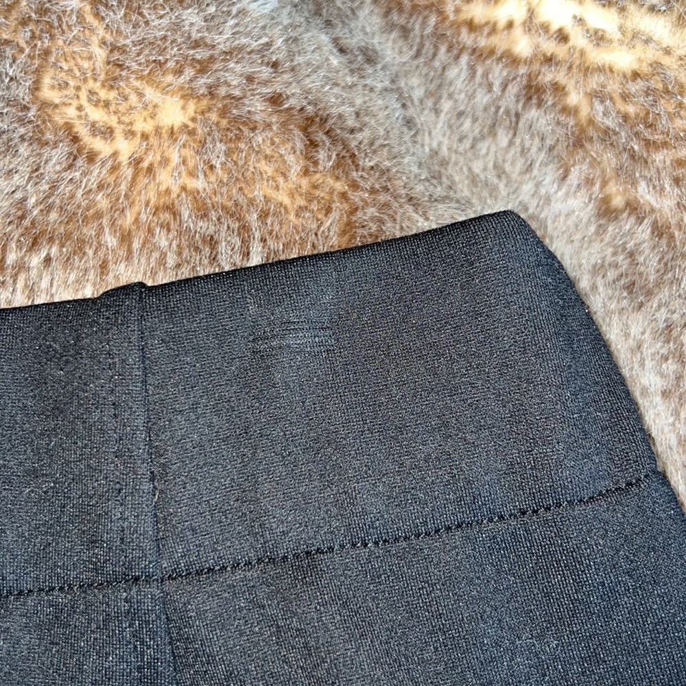 Tobi Front-Zip Mini - Picture 4 of 10